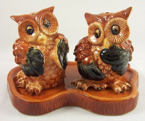 Owl  - 3 piece Ceramic Salt & Pepper Shakers - Blk & Tan