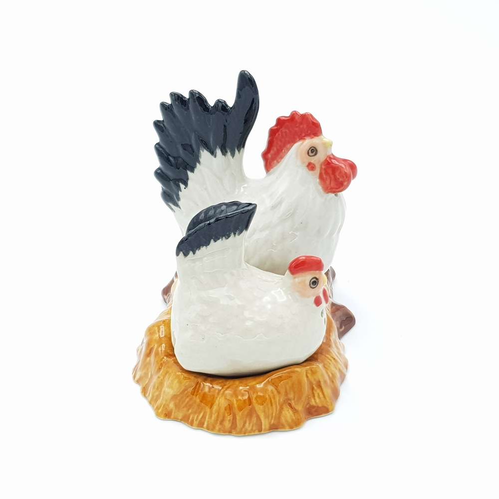Hens Chickens on Nest/Base Salt & Pepper Shakers Blk & White